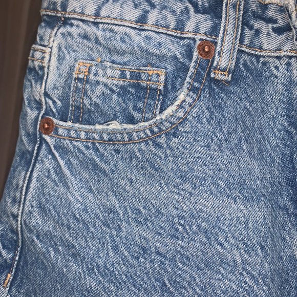 Brand New Zara "90s Mom" Jeans - Picture 2 of 6